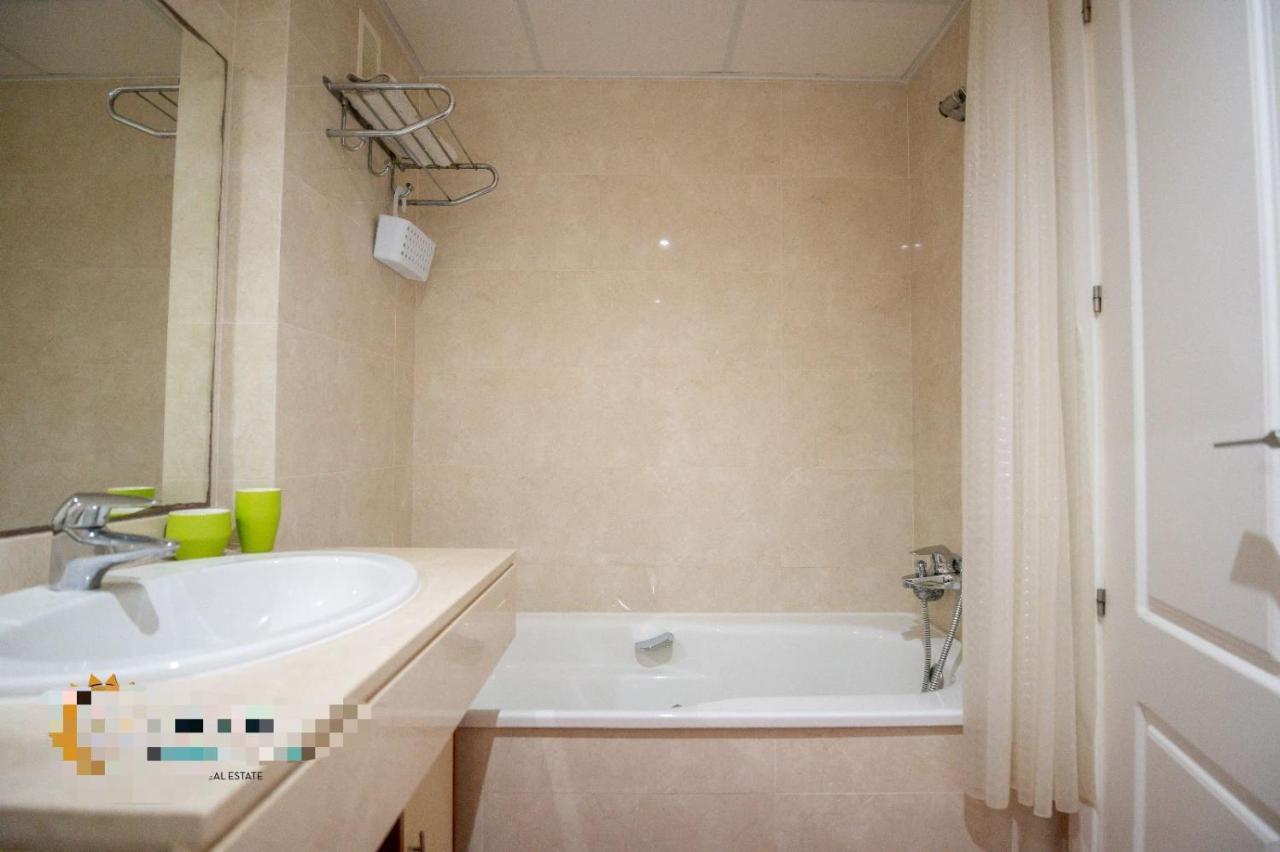 Vista Bahia Con Piscinas, Parking Y Terraza Lejlighed La Herradura  Eksteriør billede